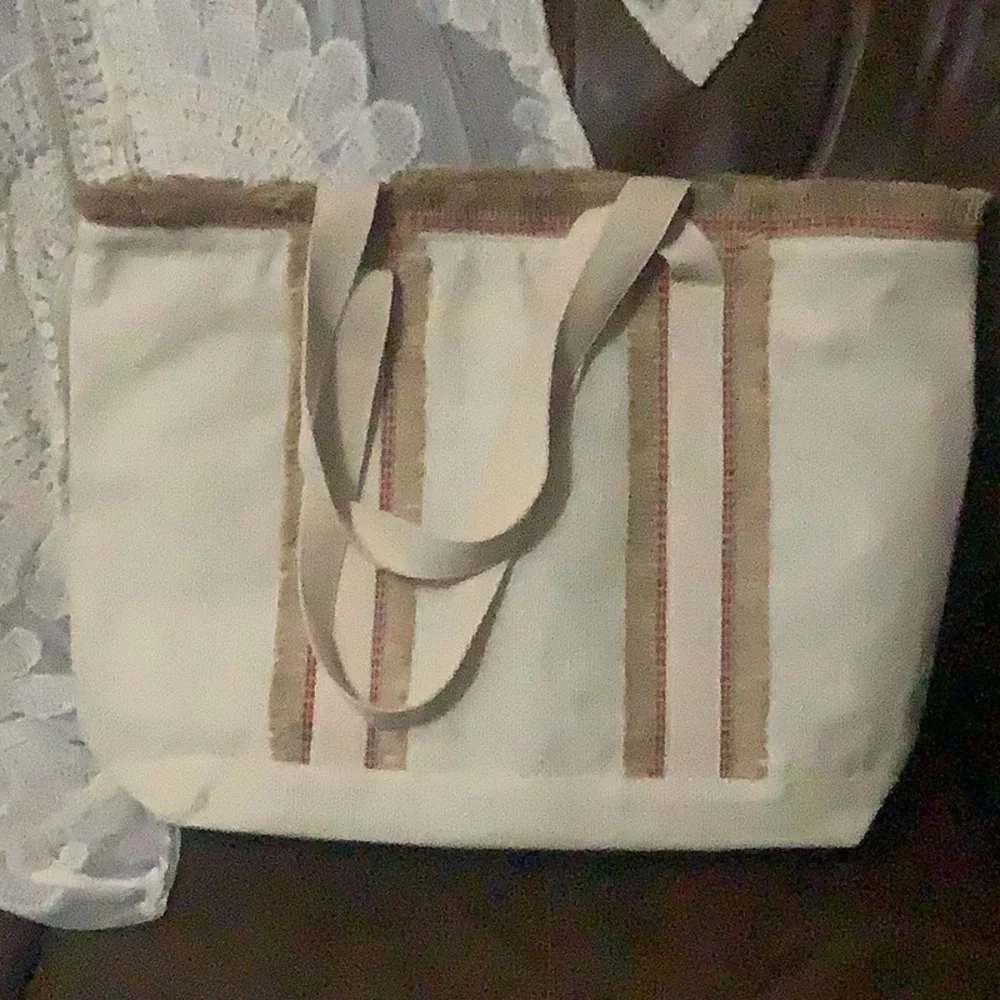 Summer Tote - Picture 2 of 5